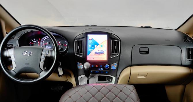Hyundai H-1 II Рестайлинг 2 с пробегом 2019 года, цена 2 999 000 рублей, 116738 км, минивэн, Автокод Объявления