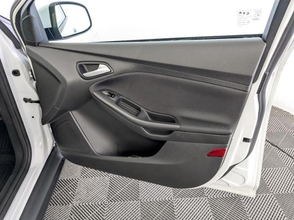 Ford Focus III Рестайлинг с пробегом 2017 года, цена 995 000 рублей, 90939 км, хэтчбек, Автокод Объявления