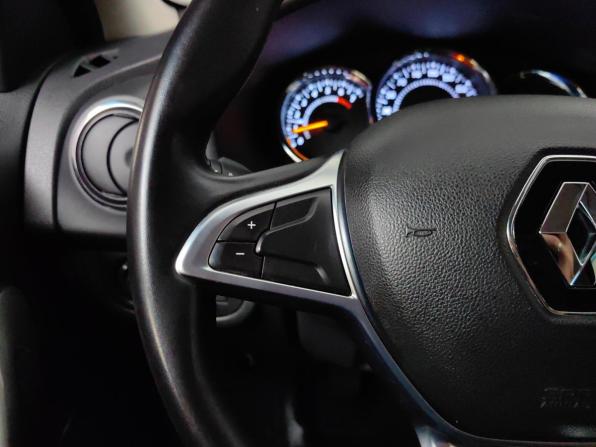 Renault Logan II Рестайлинг с пробегом 2019 года, цена 1 145 000 рублей, 102000 км, седан, Автокод Объявления