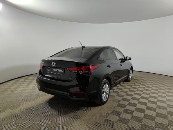 Hyundai Solaris II с пробегом 2018 года, цена 1 030 000 рублей, 169079 км, седан, Автокод Объявления