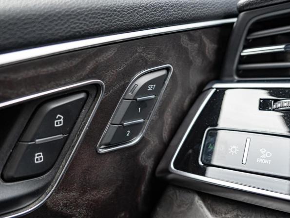 Audi Q8 I (4M) с пробегом 2018 года, цена 5 600 000 рублей, 121978 км, внедорожник, Автокод Объявления