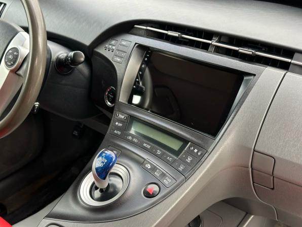 Toyota Prius III (XW30) с пробегом 2011 года, цена 930 000 рублей, 186916 км, лифтбек, Автокод Объявления