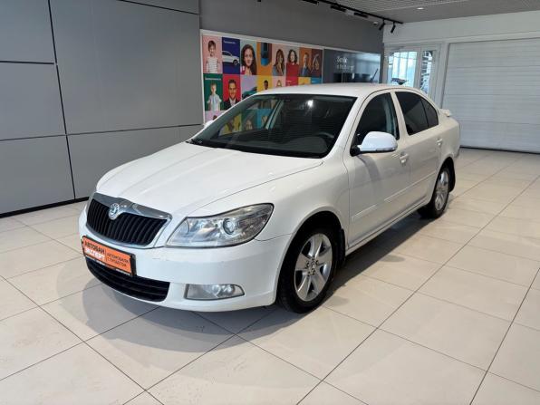 Skoda Octavia II (A5) Рестайлинг с пробегом 2011 года, цена 699 000 рублей, 300000 км, лифтбек, Автокод Объявления