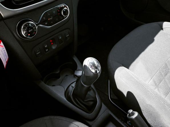 Renault Sandero II с пробегом 2017 года, цена 875 000 рублей, 143139 км, хэтчбек, Автокод Объявления
