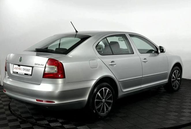 Skoda Octavia II (A5) Рестайлинг с пробегом 2011 года, цена 820 000 рублей, 196000 км, лифтбек, Автокод Объявления