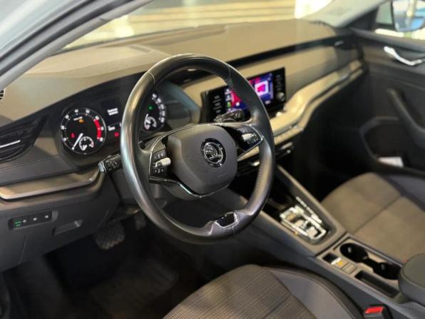 Skoda Octavia IV (A8) с пробегом 2021 года, цена 2 295 000 рублей, 85342 км, лифтбек, Автокод Объявления