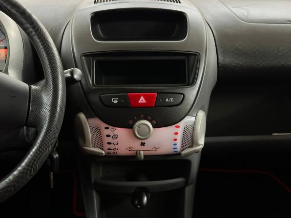 Peugeot 107 I Рестайлинг с пробегом 2011 года, цена 525 000 рублей, 108302 км, хэтчбек, Автокод Объявления
