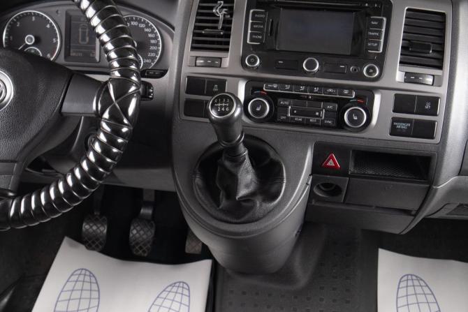 Volkswagen Caravelle T5 Рестайлинг с пробегом 2012 года, цена 1 749 000 рублей, 445215 км, минивэн, Автокод Объявления