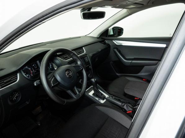 Skoda Octavia III (A7) Рестайлинг с пробегом 2019 года, цена 1 885 000 рублей, 84648 км, лифтбек, Автокод Объявления