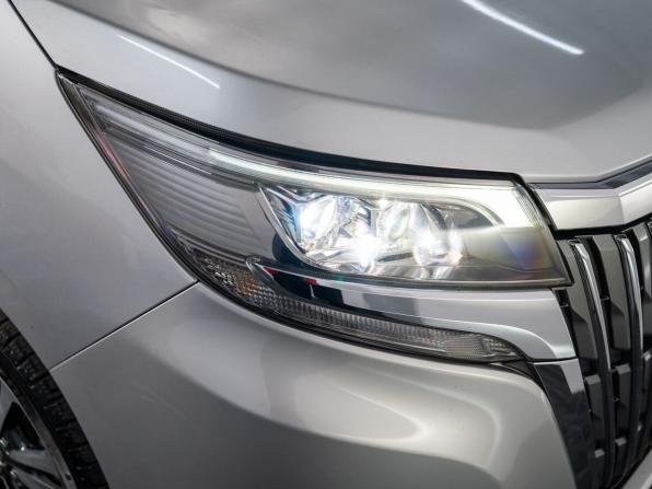 Toyota Esquire I Рестайлинг с пробегом 2018 года, цена 1 850 000 рублей, 201286 км, минивэн, Автокод Объявления