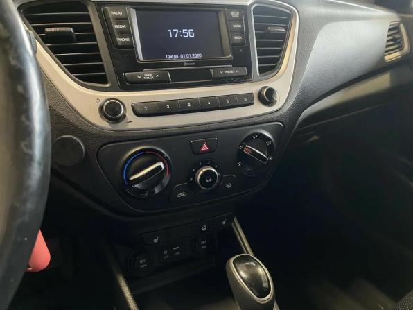 Hyundai Solaris II с пробегом 2017 года, цена 1 070 000 рублей, 169100 км, седан, Автокод Объявления