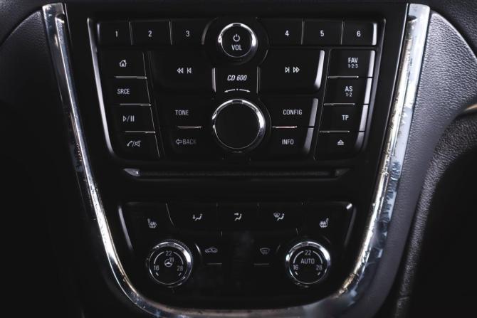 Opel Mokka I с пробегом 2014 года, цена 1 199 000 рублей, 186000 км, внедорожник, Автокод Объявления