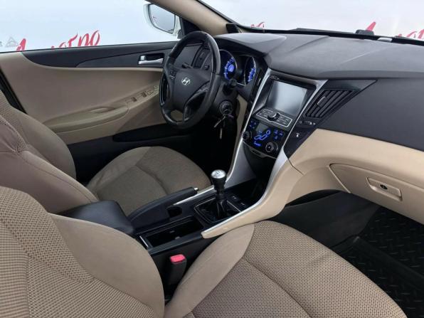 Hyundai Sonata VI (YF) с пробегом 2010 года, цена 649 000 рублей, 318803 км, седан, Автокод Объявления