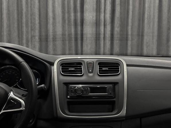 Renault Logan II Рестайлинг с пробегом 2020 года, цена 720 000 рублей, 120000 км, седан, Автокод Объявления