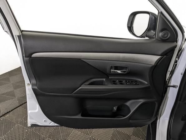 Mitsubishi Outlander III Рестайлинг с пробегом 2014 года, цена 1 600 750 рублей, 111923 км, внедорожник, Автокод Объявления