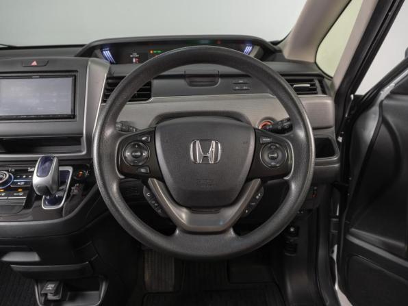 Honda Freed II с пробегом 2017 года, цена 1 559 000 рублей, 117243 км, компактвэн, Автокод Объявления