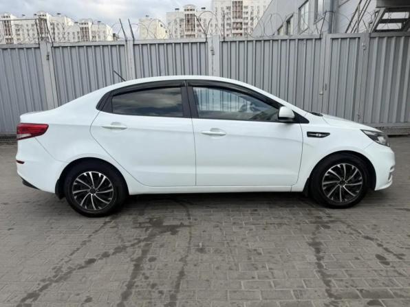 Kia Rio III Рестайлинг с пробегом 2015 года, цена 575 000 рублей, 350861 км, седан, Автокод Объявления