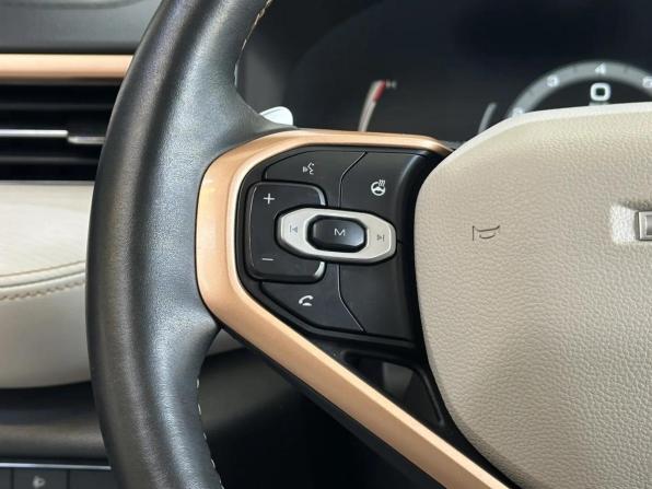 Haval Jolion I Рестайлинг с пробегом 2024 года, цена 2 300 000 рублей, 31101 км, внедорожник, Автокод Объявления