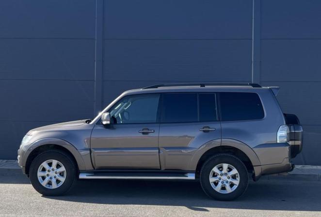 Mitsubishi Pajero IV Рестайлинг 2 с пробегом 2015 года, цена 2 290 000 рублей, 175273 км, внедорожник, Автокод Объявления