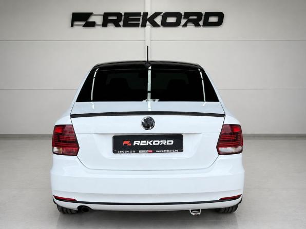 Volkswagen Polo V Рестайлинг с пробегом 2017 года, цена 729 000 рублей, 142788 км, седан, Автокод Объявления
