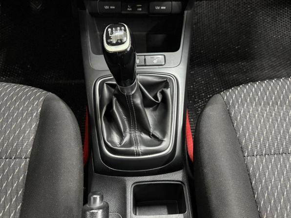 Kia Rio IV с пробегом 2019 года, цена 990 000 рублей, 117216 км, седан, Автокод Объявления