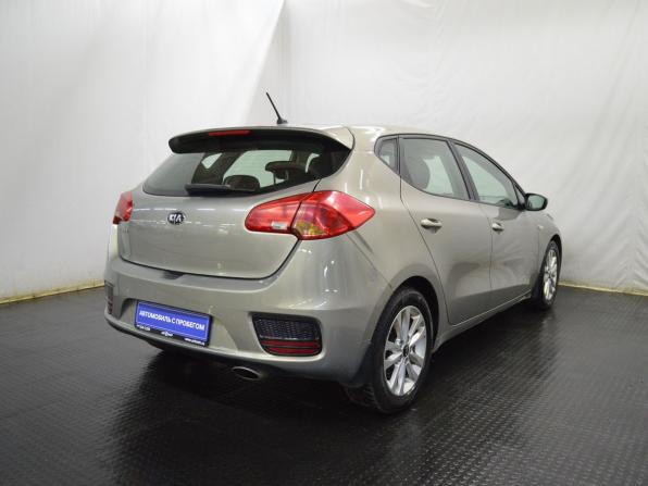 Kia Ceed II Рестайлинг с пробегом 2016 года, цена 901 000 рублей, 330970 км, хэтчбек, Автокод Объявления