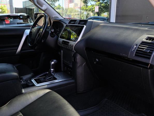 Toyota Land Cruiser Prado 150 Series Рестайлинг 2 с пробегом 2019 года, цена 3 900 000 рублей, 170501 км, внедорожник, Автокод Объявления