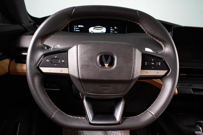 Changan UNI-V I с пробегом 2023 года, цена 2 349 000 рублей, 38743 км, лифтбек, Автокод Объявления