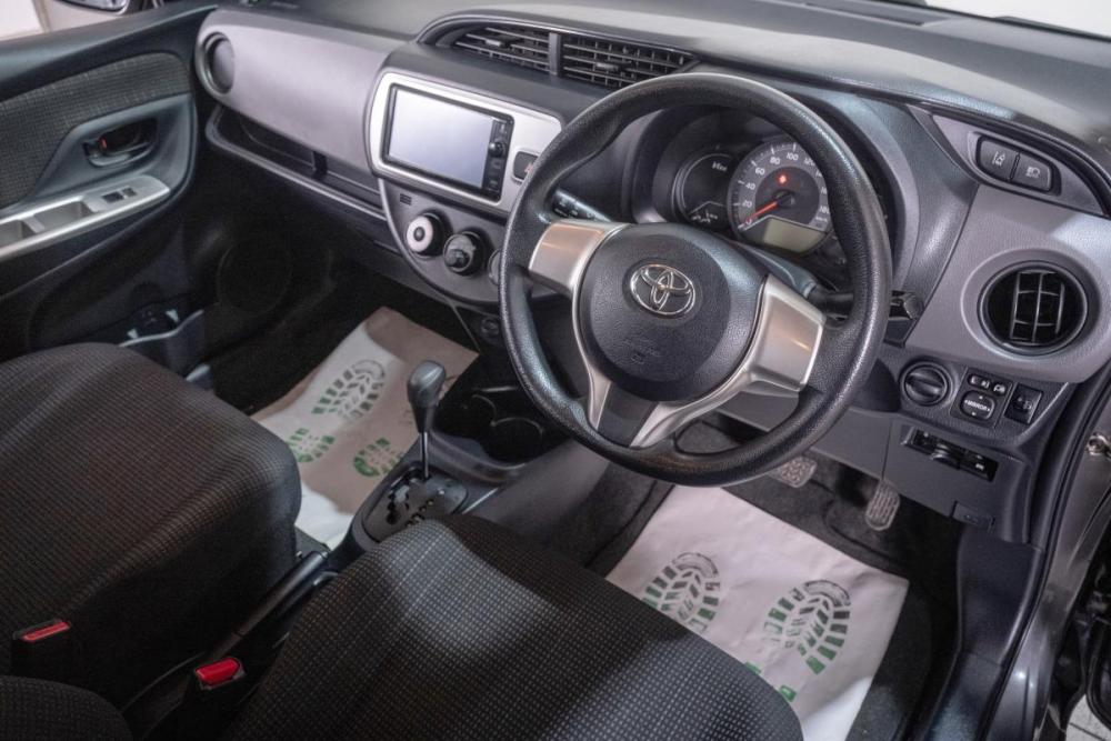 Toyota Vitz III (XP130) Томск  - изображение 8