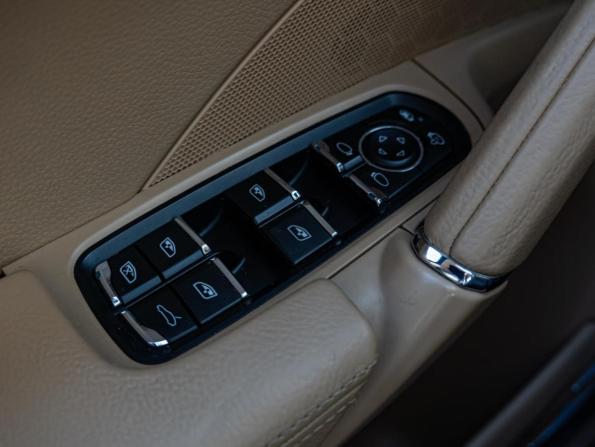 Porsche Cayenne II Рестайлинг (958) с пробегом 2017 года, цена 4 963 000 рублей, 148279 км, внедорожник, Автокод Объявления