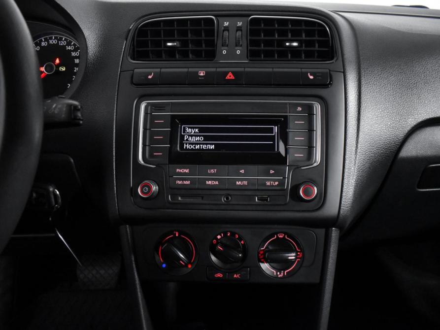 Volkswagen Polo V Рестайлинг Санкт-Петербург  - изображение 17