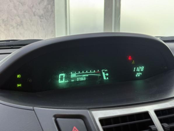 Toyota Yaris II Рестайлинг с пробегом 2010 года, цена 665 000 рублей, 97969 км, хэтчбек, Автокод Объявления