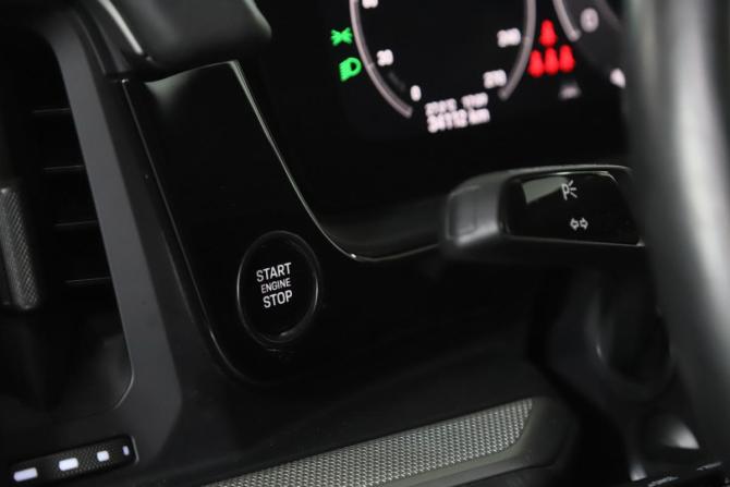 Porsche Cayenne III Рестайлинг с пробегом 2023 года, цена 10 999 900 рублей, 34110 км, внедорожник, Автокод Объявления