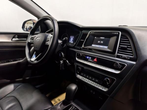 Hyundai Sonata VII (LF) Рестайлинг с пробегом 2017 года, цена 1 606 600 рублей, 172541 км, седан, Автокод Объявления