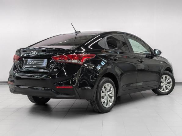 Hyundai Solaris II с пробегом 2017 года, цена 1 015 000 рублей, 226605 км, седан, Автокод Объявления