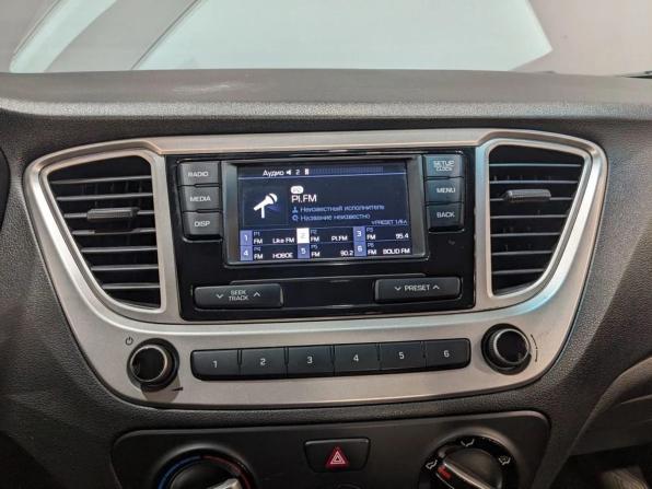 Hyundai Solaris II с пробегом 2019 года, цена 1 260 000 рублей, 70500 км, седан, Автокод Объявления