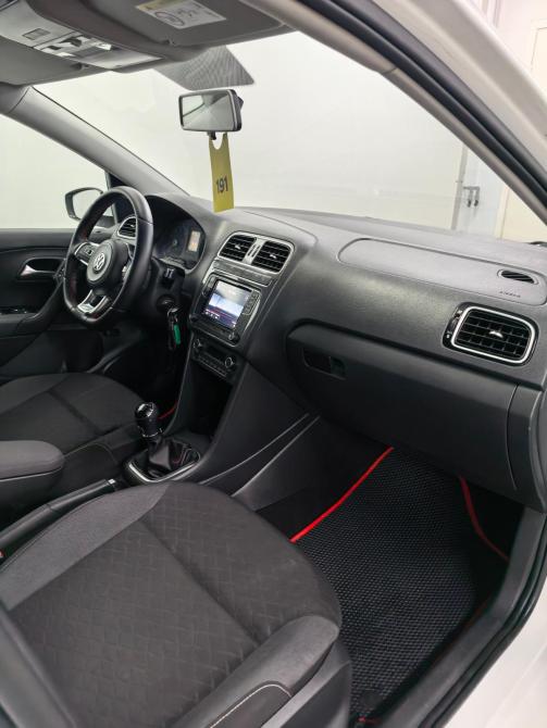 Volkswagen Polo V Рестайлинг Санкт-Петербург  - изображение 21