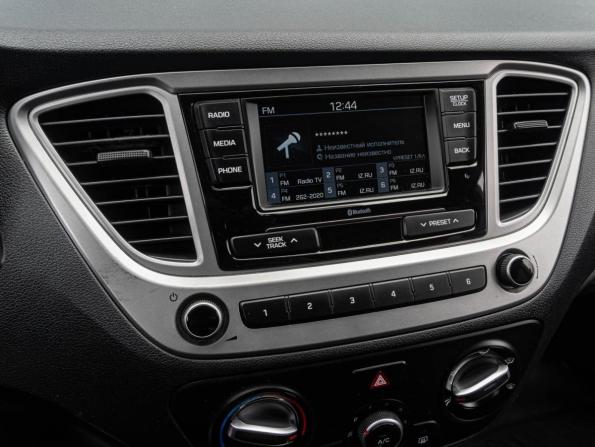 Hyundai Solaris II Рестайлинг с пробегом 2021 года, цена 1 588 000 рублей, 44857 км, седан, Автокод Объявления
