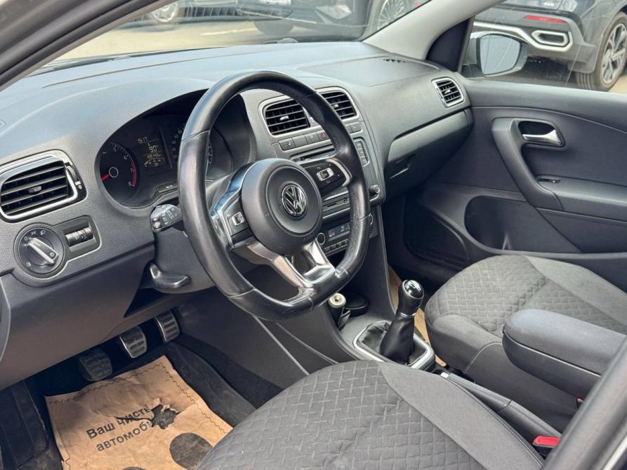 Volkswagen Polo V Рестайлинг Санкт-Петербург  - изображение 4