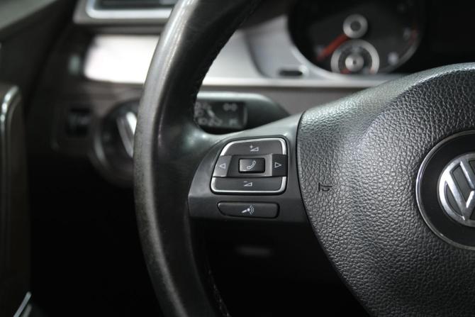 Volkswagen Passat B7 с пробегом 2011 года, цена 999 000 рублей, 371000 км, седан, Автокод Объявления