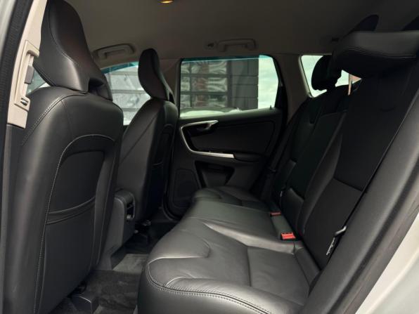 Volvo XC60 I Рестайлинг с пробегом 2016 года, цена 1 990 000 рублей, 170000 км, внедорожник, Автокод Объявления