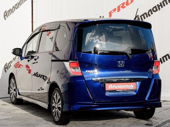 Honda Freed I Рестайлинг 2 с пробегом 2015 года, цена 1 375 000 рублей, 117978 км, компактвэн, Автокод Объявления