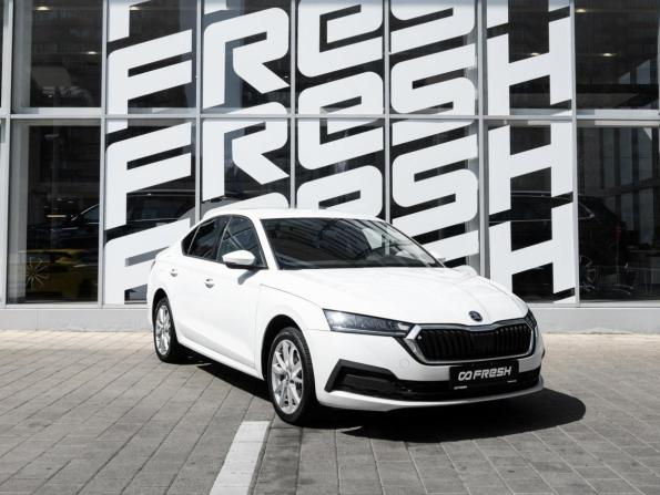 Skoda Octavia IV (A8) с пробегом 2021 года, цена 2 221 400 рублей, 89177 км, лифтбек, Автокод Объявления