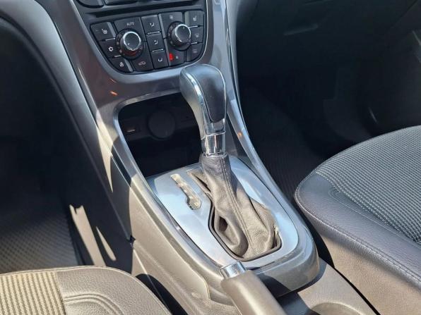 Opel Astra J Рестайлинг с пробегом 2012 года, цена 699 000 рублей, 213122 км, универсал, Автокод Объявления