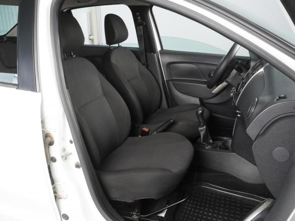 Renault Logan II Рестайлинг с пробегом 2018 года, цена 639 000 рублей, 261694 км, седан, Автокод Объявления