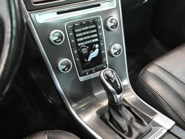 Volvo XC60 I Рестайлинг с пробегом 2015 года, цена 2 080 000 рублей, 239515 км, внедорожник, Автокод Объявления