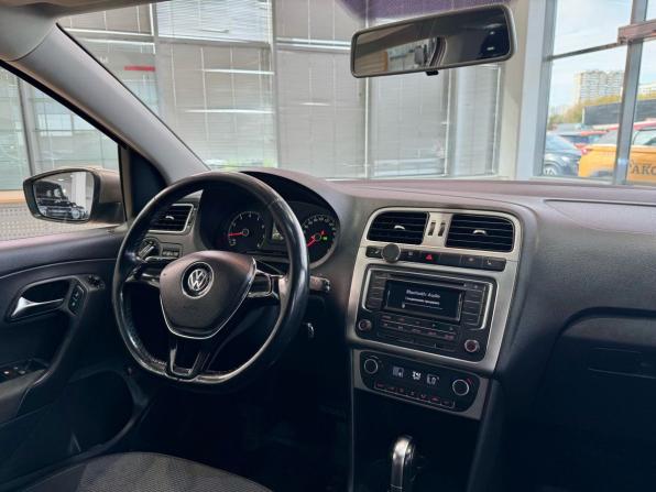 Volkswagen Polo V Рестайлинг с пробегом 2017 года, цена 1 085 000 рублей, 202389 км, седан, Автокод Объявления