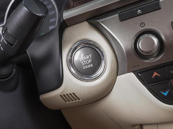 Lexus ES VI с пробегом 2014 года, цена 2 199 000 рублей, 208490 км, седан, Автокод Объявления