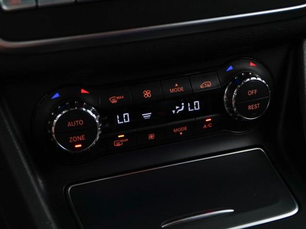 Mercedes-Benz GLA I (X156) Рестайлинг с пробегом 2017 года, цена 2 429 050 рублей, 130018 км, внедорожник, Автокод Объявления