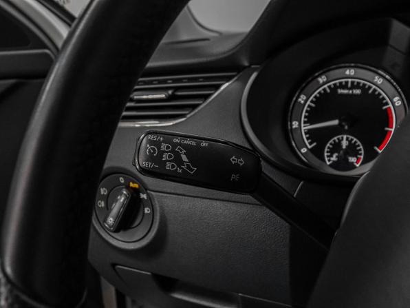 Skoda Octavia III (A7) Рестайлинг с пробегом 2018 года, цена 2 389 000 рублей, 73947 км, лифтбек, Автокод Объявления